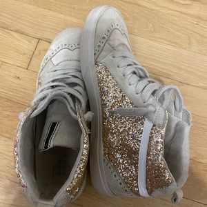 Cute sparkly sneakers!